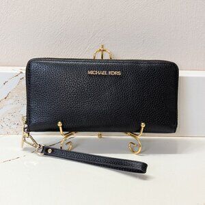 Michael Kors large leather wallet/wristlet. EUC!
